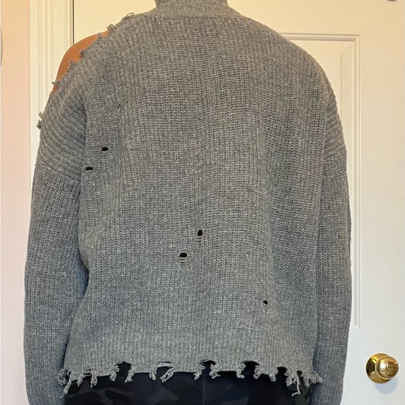 Distressed Sweater - Picture 3 of 11